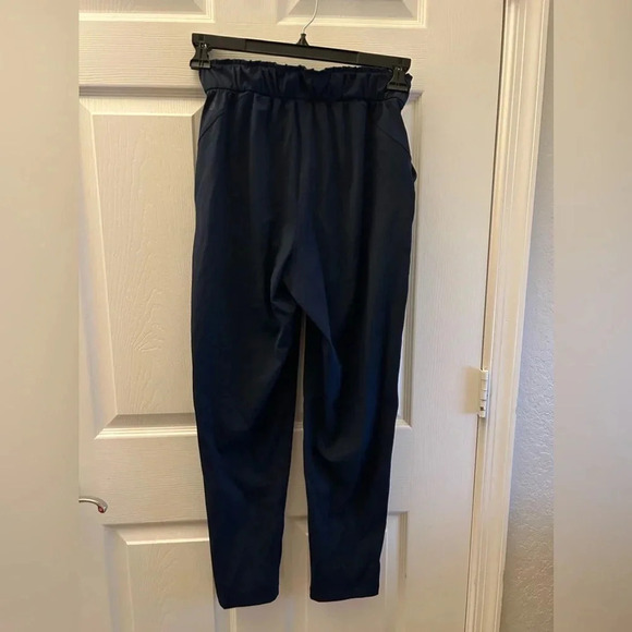 Lululemon Keep It Moving Pant, size 4, Like new - Picture 3 of 5